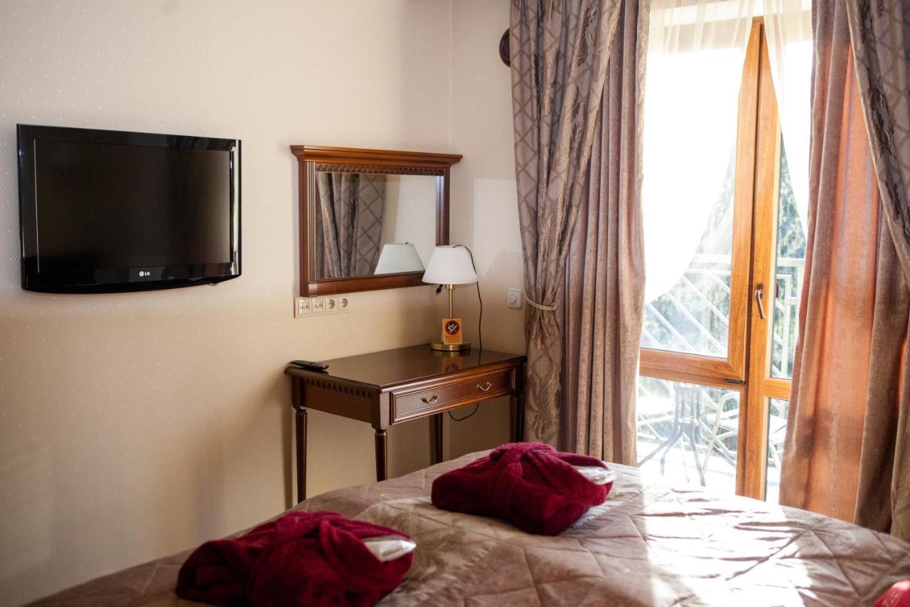 Romantik Spa Hotel Yaremche Bagian luar foto