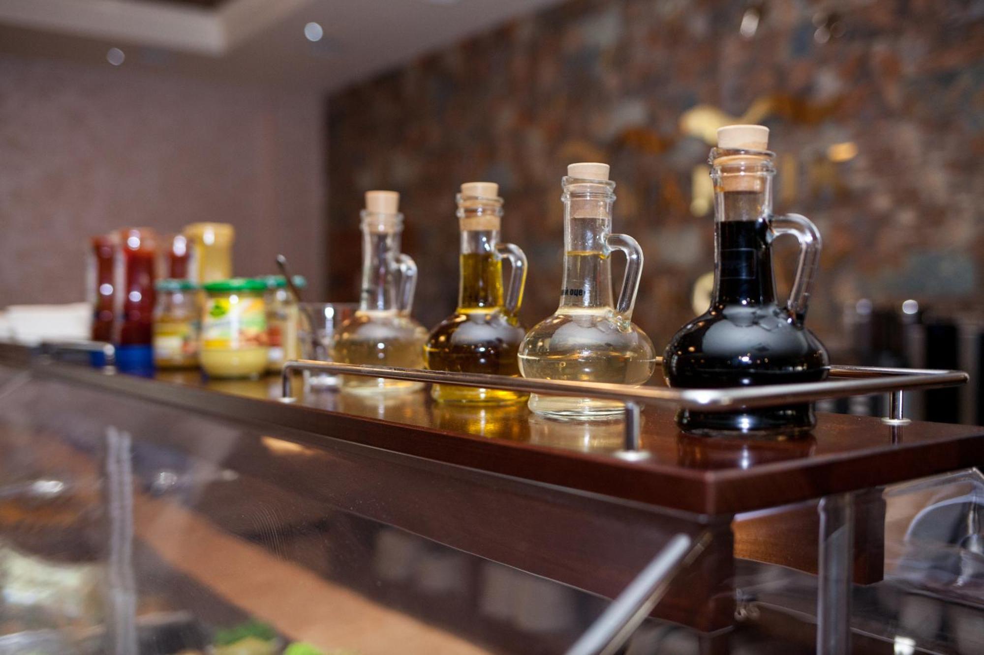 Romantik Spa Hotel Yaremche Bagian luar foto