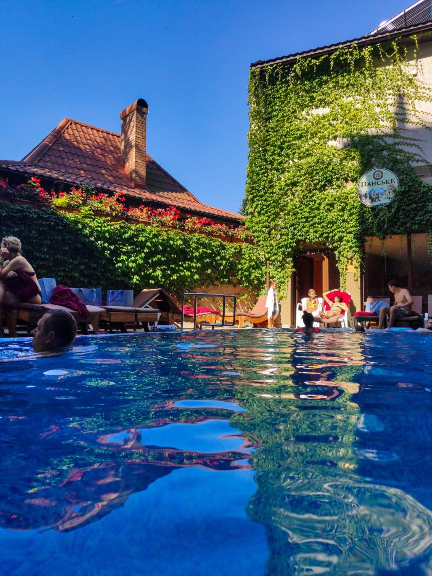 Romantik Spa Hotel Yaremche Bagian luar foto