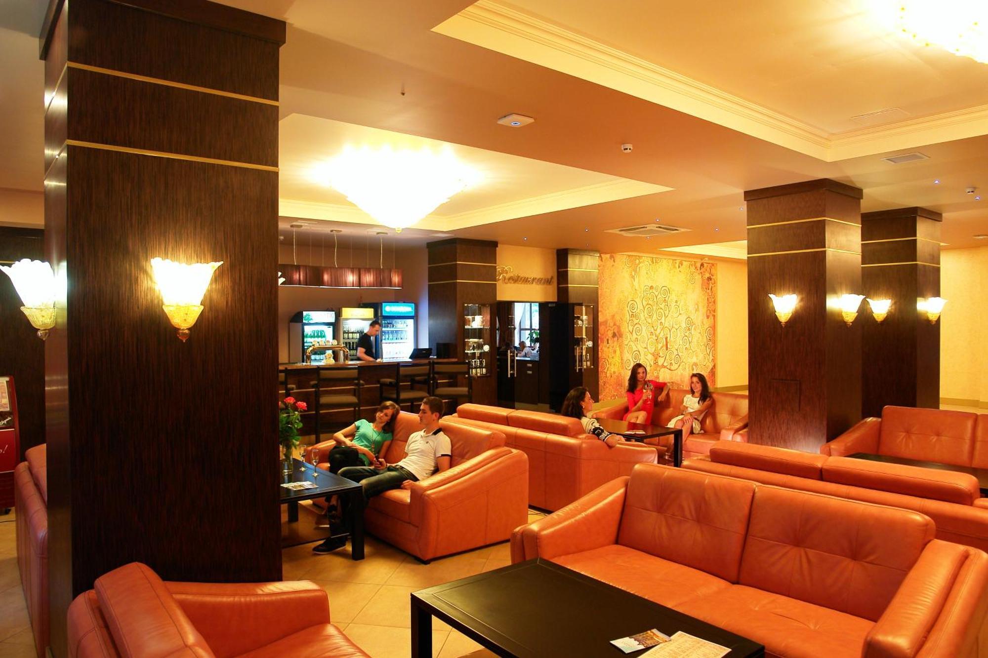 Romantik Spa Hotel Yaremche Bagian luar foto